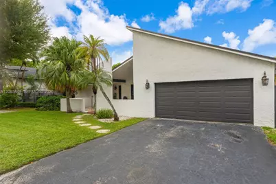 13711 SW 108th St, Miami, FL 33186 - Photo 3