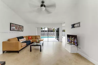 13711 SW 108th St, Miami, FL 33186 - Photo 5