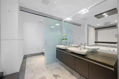 200 Biscayne Boulevard Way #4314, Miami, FL 33131 - Photo 9