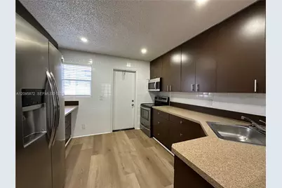 124 NW 2nd Ave #A, Hallandale Beach, FL 33009 - Photo 5