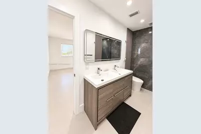 710 NW 176th Ter, Miami Gardens, FL 33169 - Photo 11