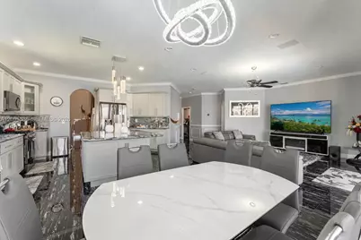 13787 NW 19th Ct, Pembroke Pines, FL 33028 - Photo 11