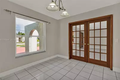 2610 SW 108th Ave, Miami, FL 33165 - Photo 5