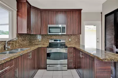 2610 SW 108th Ave, Miami, FL 33165 - Photo 7