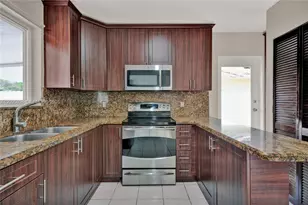 2610 SW 108th Ave, Miami, FL 33165 - Photo 7
