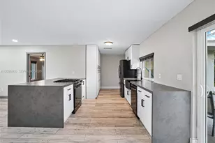 8440 Sheraton Dr, Miramar, FL 33025 - Photo 3