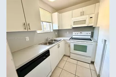 8183 NW 8th St #C5, Miami, FL 33126 - Photo 5