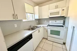 8183 NW 8th St, Miami, FL 33126 - Photo 5
