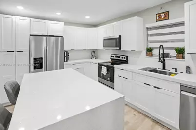 331 W 40th Pl, Hialeah, FL 33012 - Photo 39