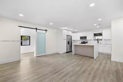 331 W 40th Pl, Hialeah, FL 33012 - Photo 17