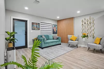 331 W 40th Pl, Hialeah, FL 33012 - Photo 37