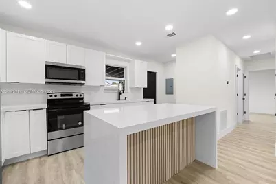 331 W 40th Pl, Hialeah, FL 33012 - Photo 27