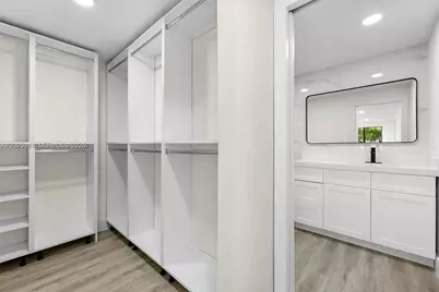 331 W 40th Pl, Hialeah, FL 33012 - Photo 11