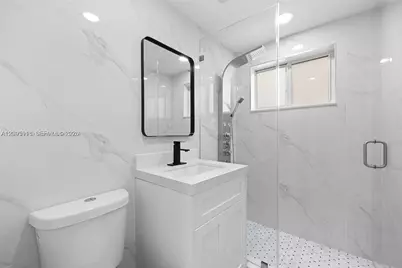 331 W 40th Pl, Hialeah, FL 33012 - Photo 13
