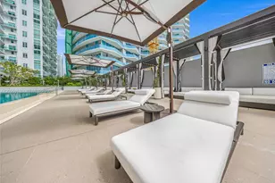 77 SE 5th St, Miami, FL 33131 - Photo 21