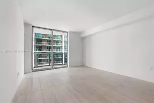77 SE 5th St, Miami, FL 33131 - Photo 5