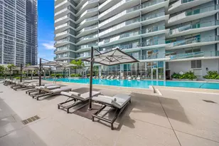 77 SE 5th St, Miami, FL 33131 - Photo 23