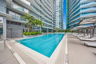 77 SE 5th St, Miami, FL 33131 - Photo 19