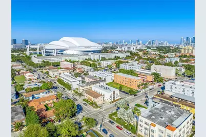 221 NW 16th Ave, Miami, FL 33125 - Photo 3