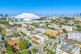 221 NW 16th Ave, Miami, FL 33125 - Photo 3