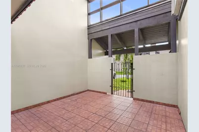 3325 Torremolinos Ave #C-44, Doral, FL 33178 - Photo 9