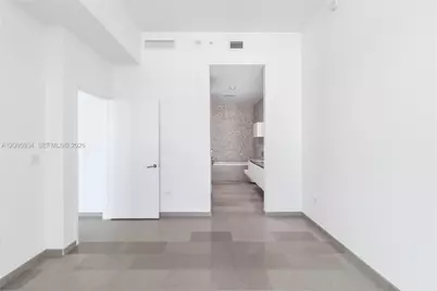 68 SE 6th St #4006, Miami, FL 33131 - Photo 15