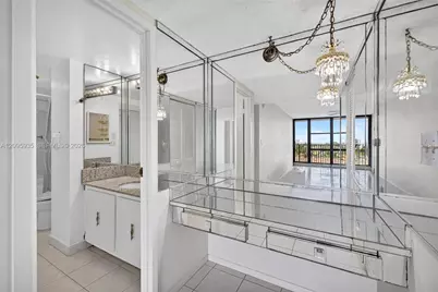 1000 Parkview Dr #715, Hallandale Beach, FL 33009 - Photo 27