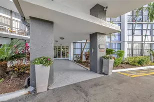 1000 Parkview Dr, Hallandale Beach, FL 33009 - Photo 77