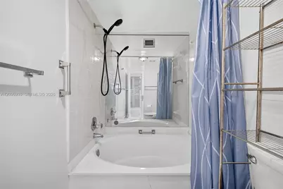 1000 Parkview Dr #715, Hallandale Beach, FL 33009 - Photo 29
