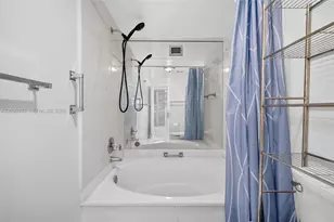 1000 Parkview Dr, Hallandale Beach, FL 33009 - Photo 29