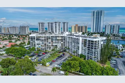 1000 Parkview Dr #715, Hallandale Beach, FL 33009 - Photo 55