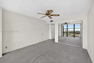 1000 Parkview Dr, Hallandale Beach, FL 33009 - Photo 35