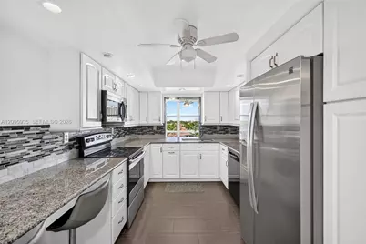 1000 Parkview Dr #715, Hallandale Beach, FL 33009 - Photo 3
