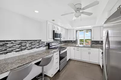 1000 Parkview Dr #715, Hallandale Beach, FL 33009 - Photo 17