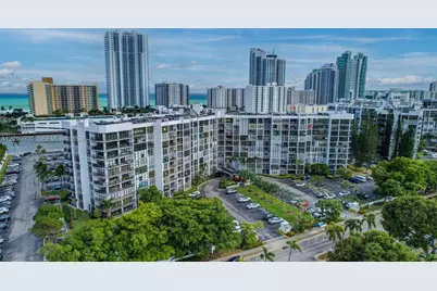 1000 Parkview Dr #715, Hallandale Beach, FL 33009 - Photo 53