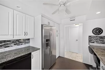 1000 Parkview Dr #715, Hallandale Beach, FL 33009 - Photo 19