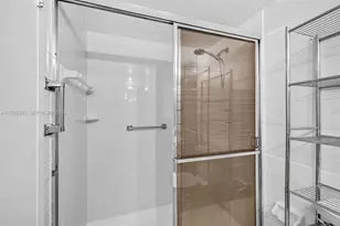 1000 Parkview Dr, Hallandale Beach, FL 33009 - Photo 37