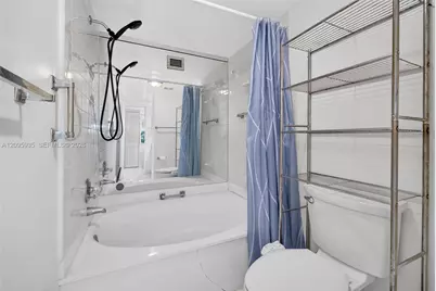 1000 Parkview Dr #715, Hallandale Beach, FL 33009 - Photo 9
