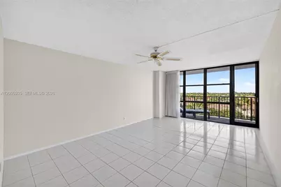 1000 Parkview Dr #715, Hallandale Beach, FL 33009 - Photo 21