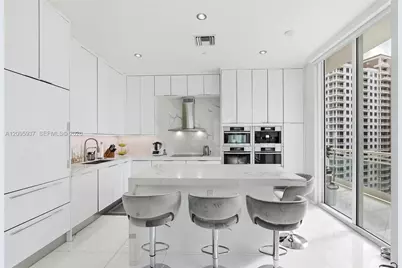 900 Brickell Key Blvd #1901, Miami, FL 33131 - Photo 23