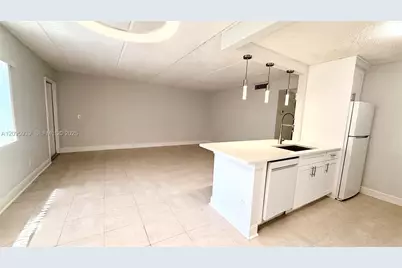 110 Meadows Cir #110, Boynton Beach, FL 33436 - Photo 3