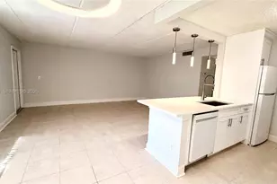 110 Meadows Cir, Boynton Beach, FL 33436 - Photo 3