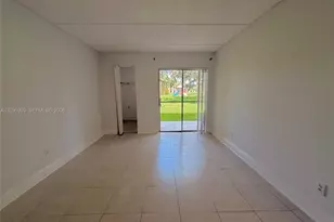 110 Meadows Cir, Boynton Beach, FL 33436 - Photo 11