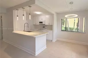 110 Meadows Cir, Boynton Beach, FL 33436 - Photo 1