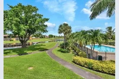 110 Meadows Cir #110, Boynton Beach, FL 33436 - Photo 25