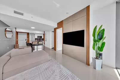 92 SW 3rd St #2802, Miami, FL 33130 - Photo 11