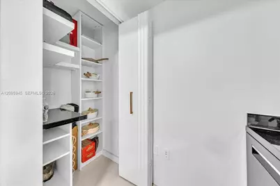 92 SW 3rd St #2802, Miami, FL 33130 - Photo 9