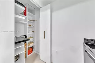 92 SW 3rd St, Miami, FL 33130 - Photo 9