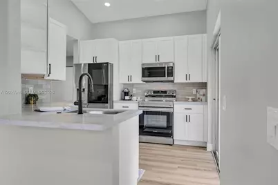 815 Falling Water Rd, Weston, FL 33326 - Photo 15