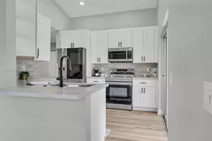 815 Falling Water Rd, Weston, FL 33326 - Photo 15